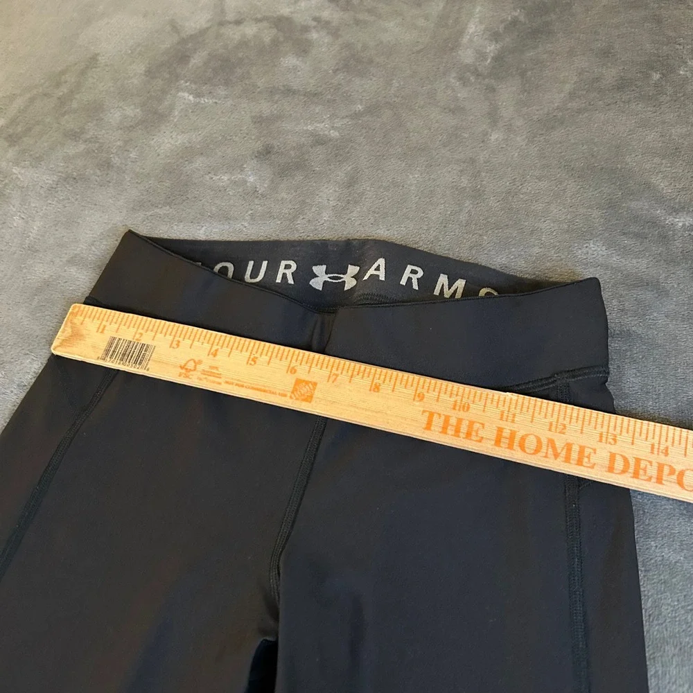 Under Armour Black Leggings‎ Athletic Workout Running Capri Womens 26x22
